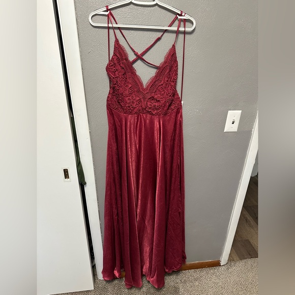 Red Dress Boutique Dresses & Skirts - Red Dress Boutique Burgundy Maxi Dress
